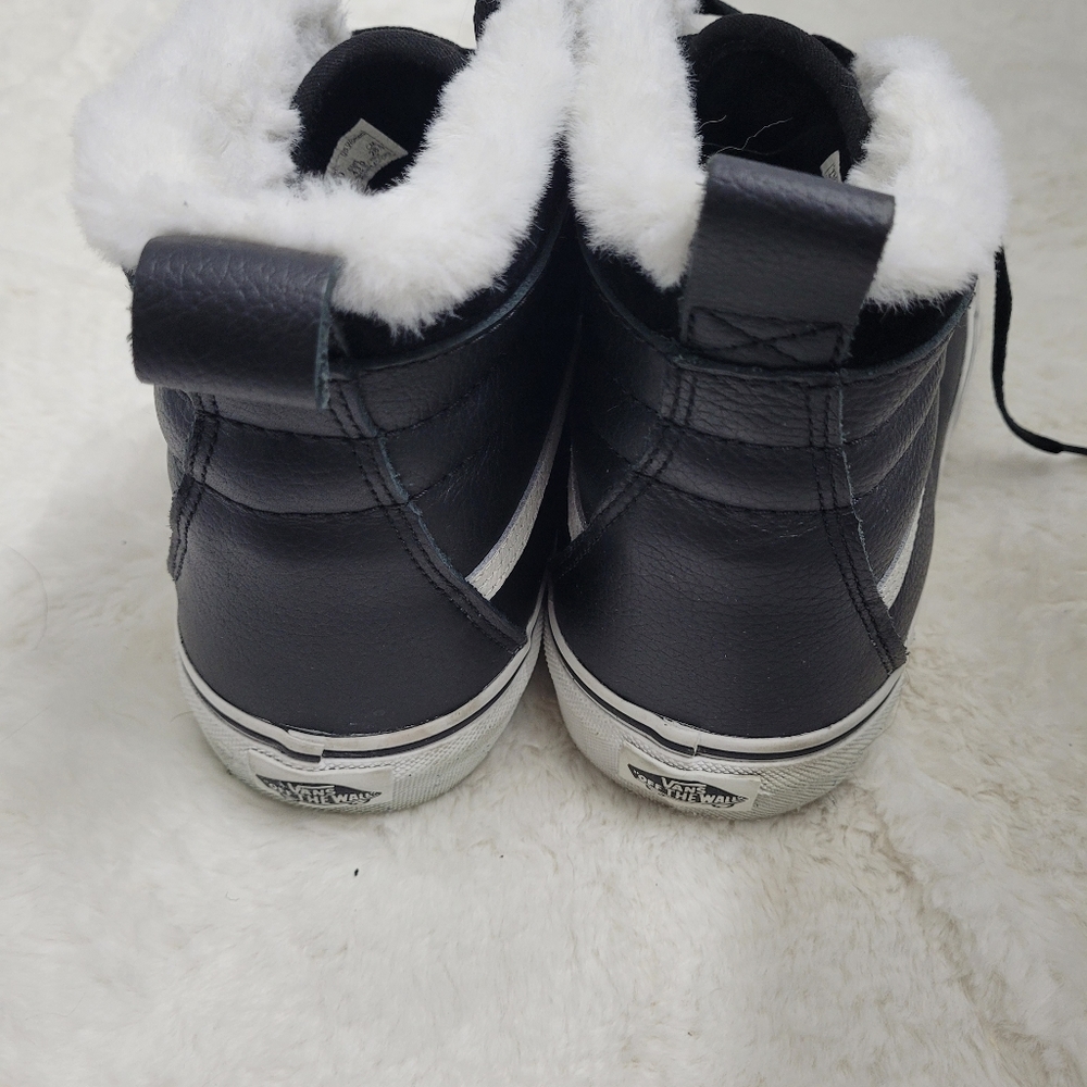 Like New Sherpa Furr Sk8 Hi Van's high top leather black white MINT - Picture 3 of 3